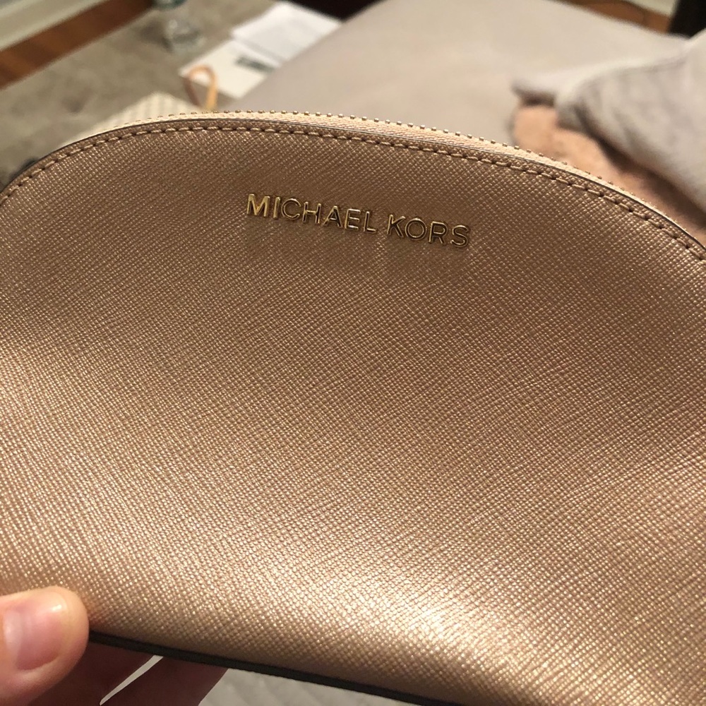Michael Kors cosmetic bag - Picture 2 of 3